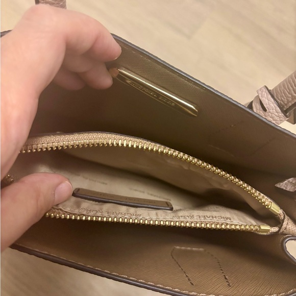 Michael Kors pink handbag & crossbody bag - Picture 4 of 5